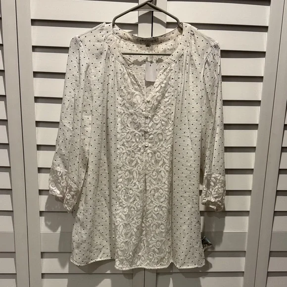 Emily Daniels Pre Owned Polka Dots Elegant Blouse with lace detail. - Picture 1 of 7